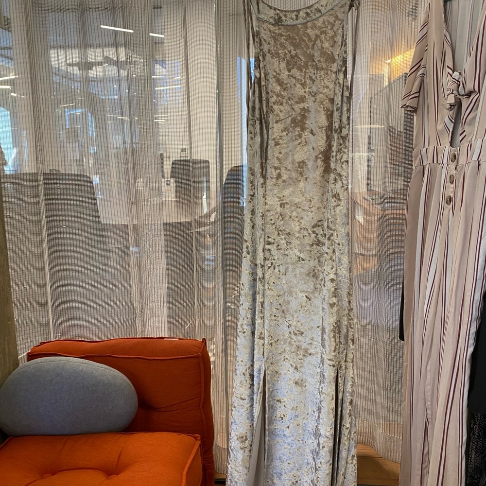 Lulus - Picture 2 of 4